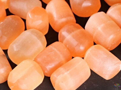 Tromlovaný kámen Selenit oranžový - valounky - velikost 30 - 40 mm - Maroko