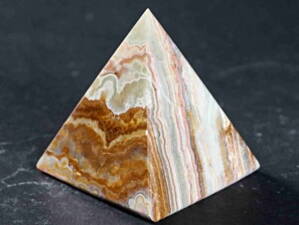  6,2 cm - TOP kvalita - leštěná aragonitová pyramida